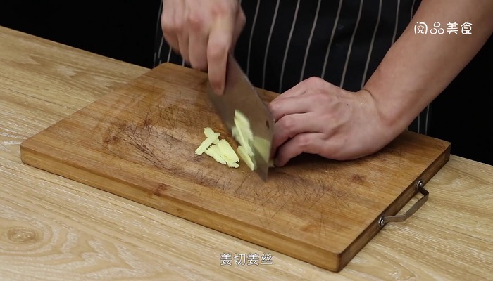 韭苔炒扇贝肉做法步骤：4