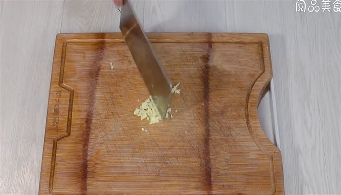 肉丁茄子面做法步骤：4