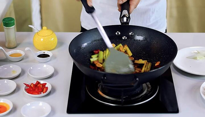 节瓜淡菜骨头汤做法步骤：11