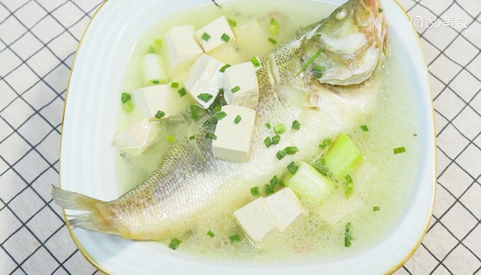 鲈鱼豆腐汤