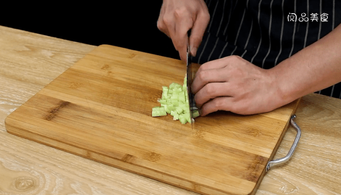 糙米红枣粥做法步骤：5