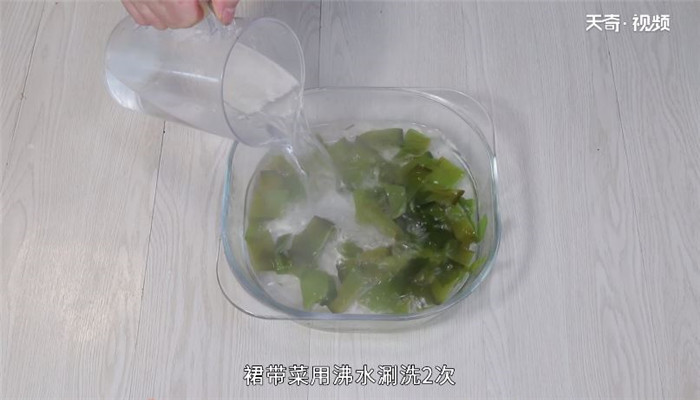 白萝卜汤做法步骤：2