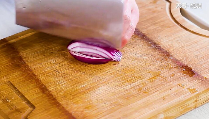 孜然牛肉炒面做法步骤：4