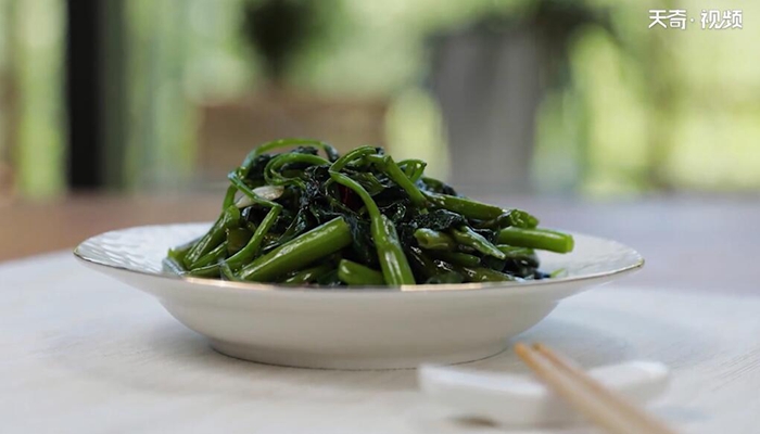 虾酱炒空心菜做法步骤：7