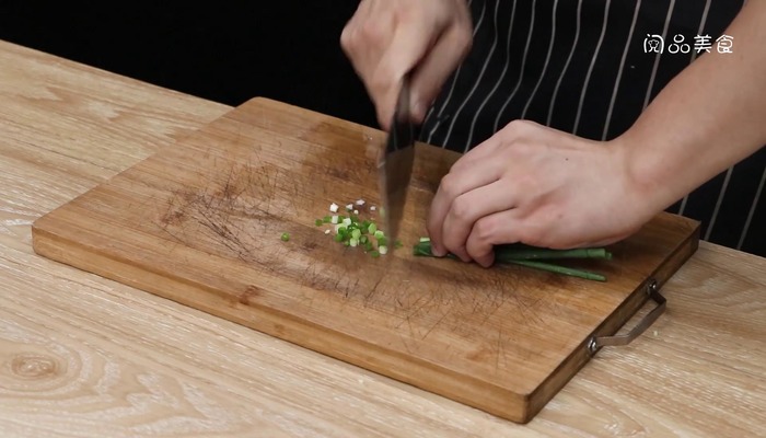 炸黄花鱼做法步骤：4