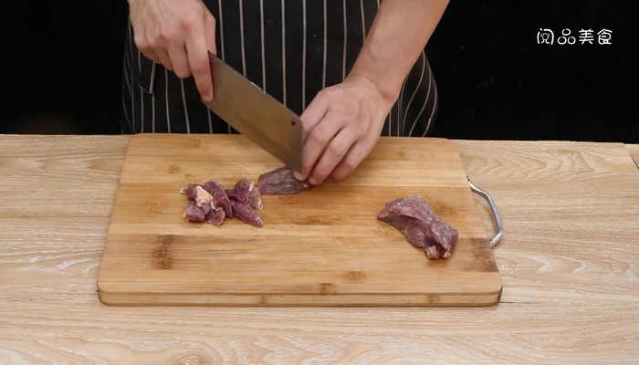 咖喱牛肉饭做法步骤：2