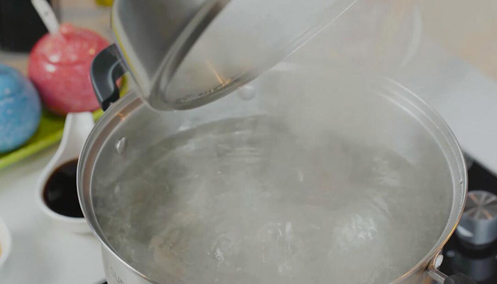 炸银鱼做法步骤：2