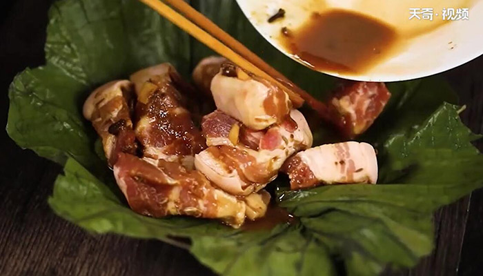 荷香烧肉做法步骤：4