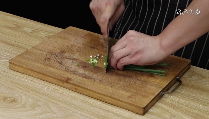 黑木耳烩豆腐做法步骤：5