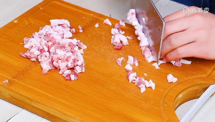 香菇肉丁包子做法步骤：4