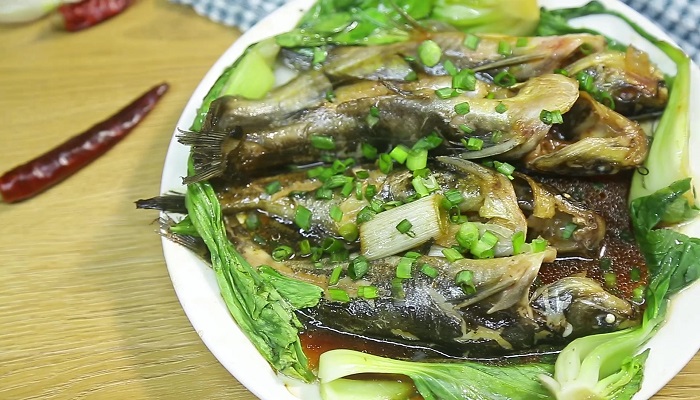 红烧黄辣丁鱼做法步骤：8