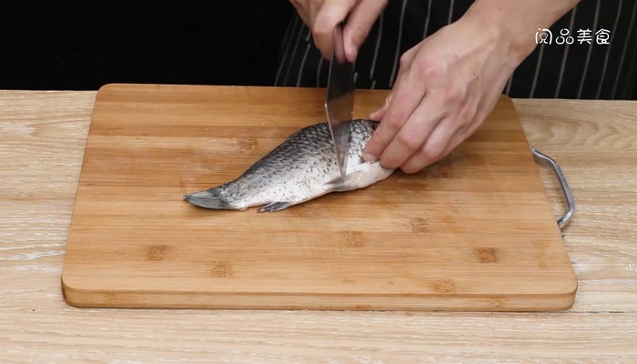 鲫鱼汤做法步骤：2