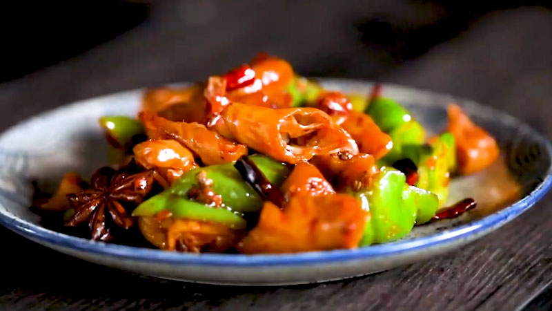 爆炒卤肥肠做法步骤：8