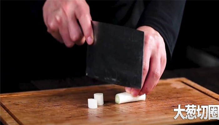 酱焖鮟鱇做法步骤：4