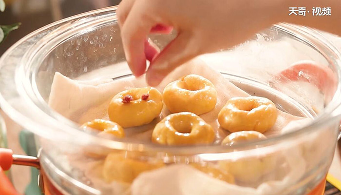 胡萝卜甜甜圈做法步骤：7