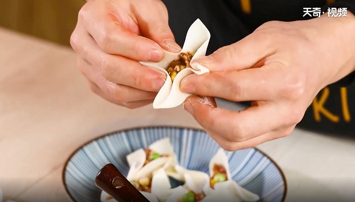 圆白菜蒸烧麦做法步骤：5