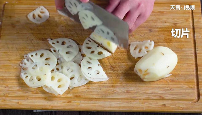 莲子炒藕片做法步骤：2