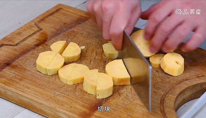 鸡蛋红薯牛奶羹做法步骤：2