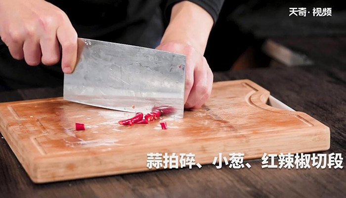 酸笋鱼做法步骤：6