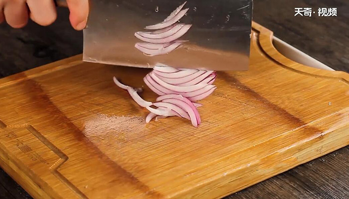 小葱米椒铺盖虾做法步骤：4