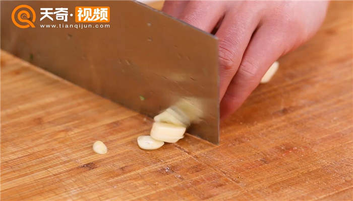 炸酱面做法步骤：9