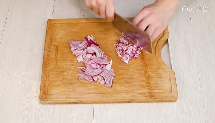 铁板牛肉做法步骤：5