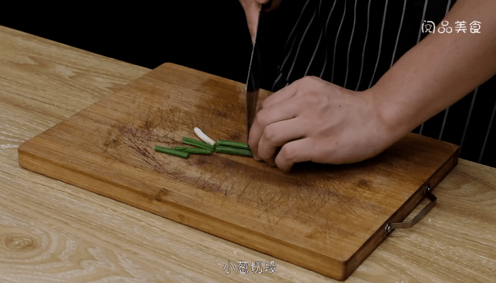 榨菜炒肉丝做法步骤：5