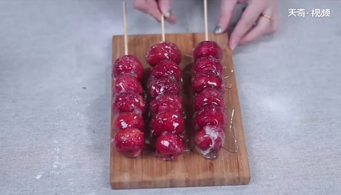 冰糖葫芦做法步骤：3