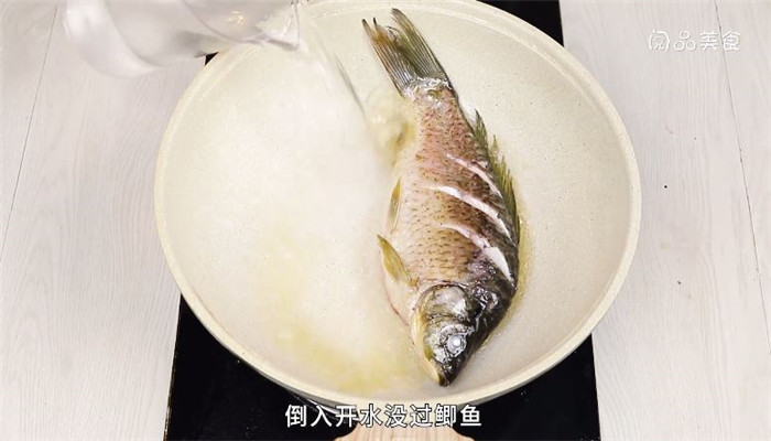 鲫鱼汤做法步骤：5