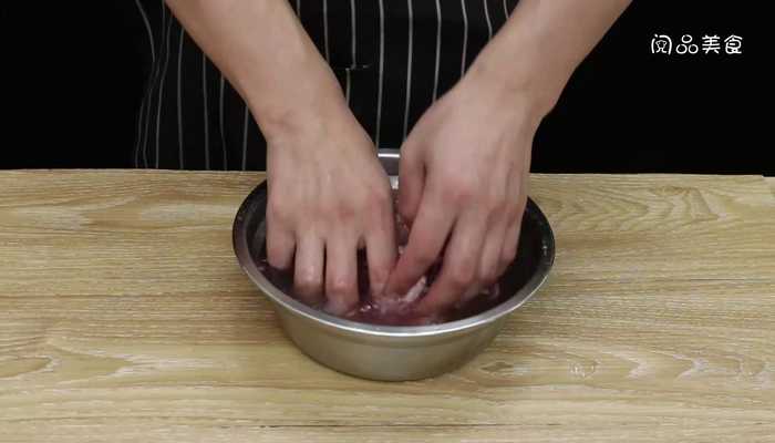 羊肉豆腐蒜煲做法步骤：3