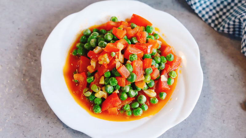 番茄焖青豆做法步骤：6