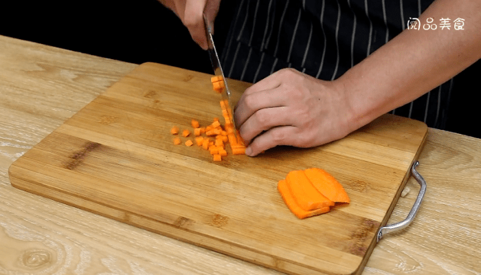 糙米红枣粥做法步骤：6