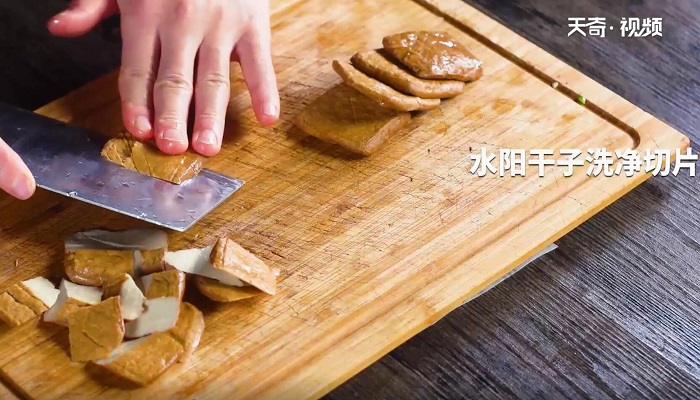 水阳干子炒肉做法步骤：2