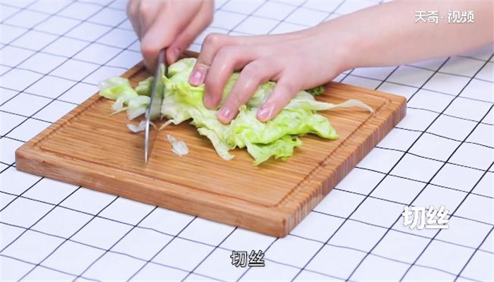 鸡肉蔬菜沙拉做法步骤：3