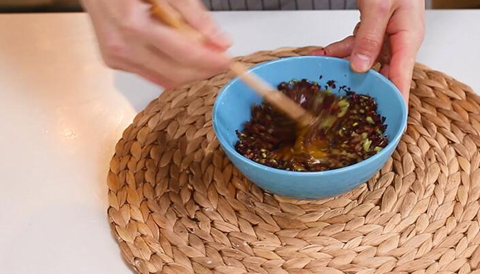 青椒炒肉做法步骤：5