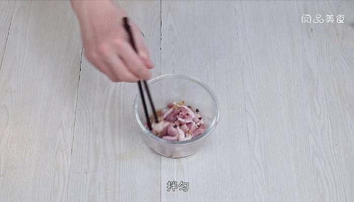 酸辣小酥肉做法步骤：5