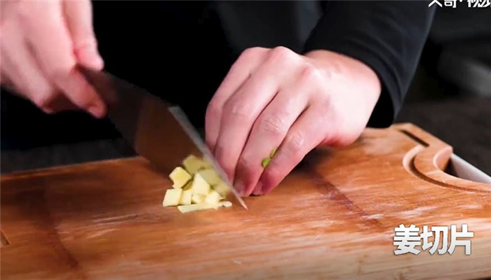 酱焖鮟鱇做法步骤：3