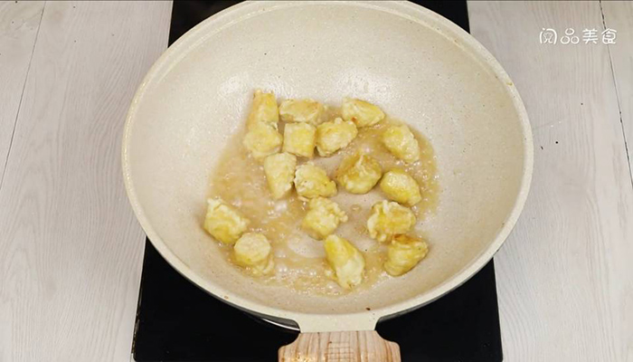 拨丝香焦做法步骤：6