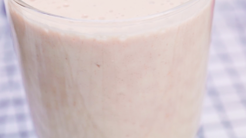 香蕉燕麦代餐奶昔