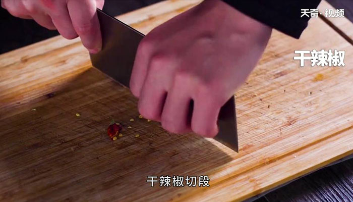 莲子炒藕片做法步骤：6