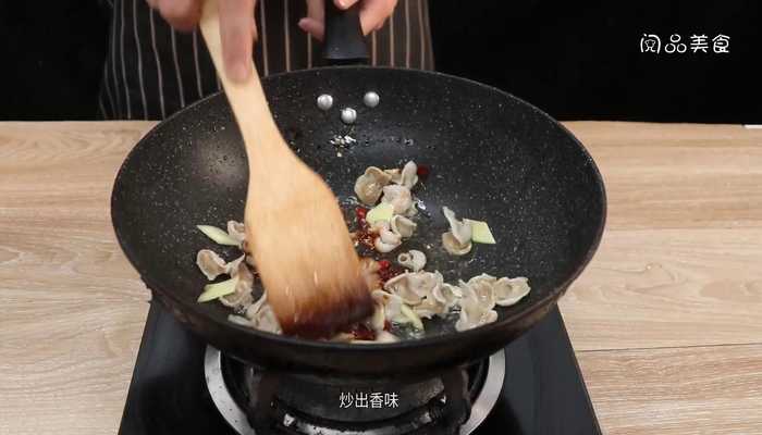 鱼肚炖豆腐做法步骤：10