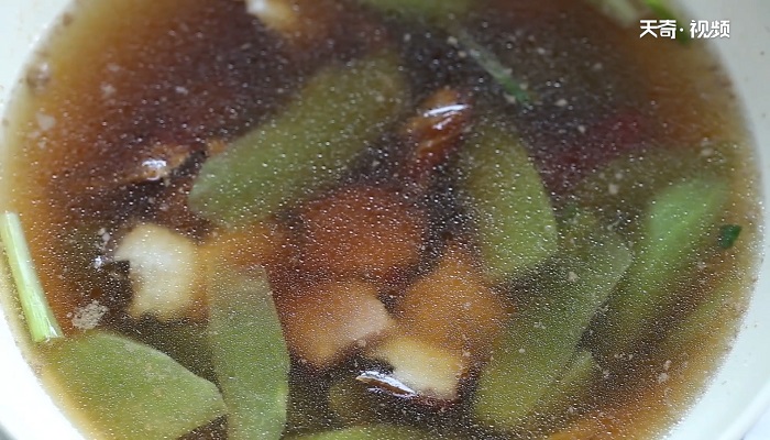 莴笋腊肉汤做法步骤：9