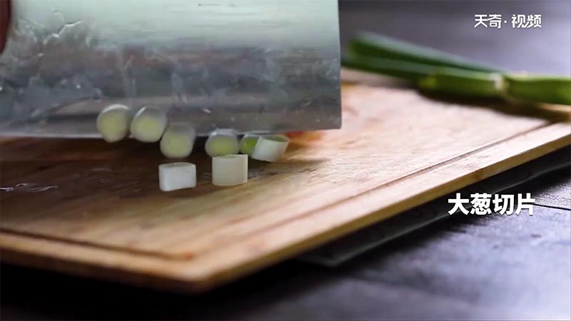 丝瓜溜丸子做法步骤：4