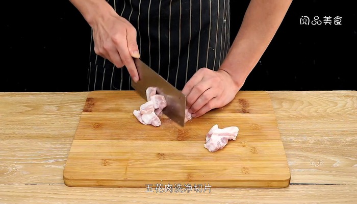 青椒炒花椰菜做法步骤：3