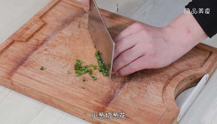 香菇肉丁做法步骤：5