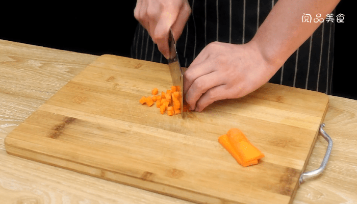 五彩焖饭做法步骤：3