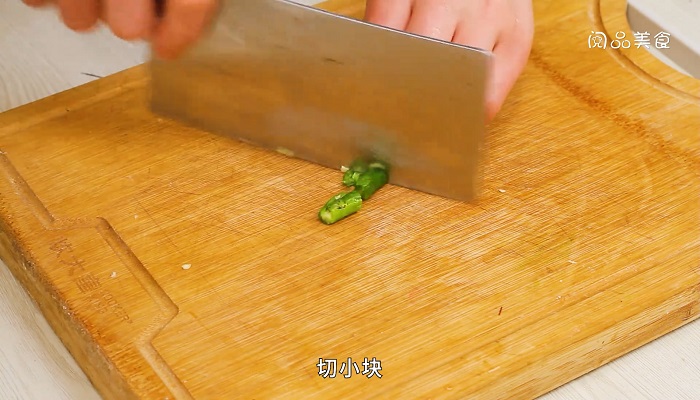 蒜烧牛肉粒做法步骤：4