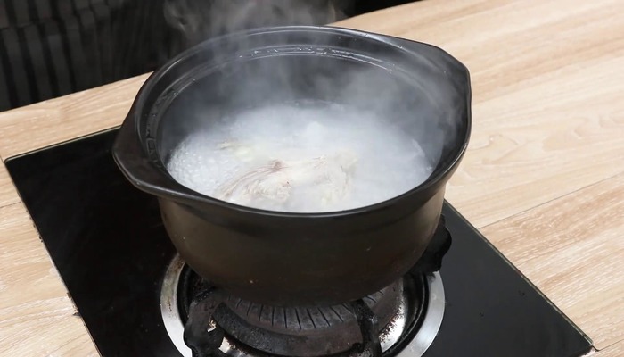 山药大骨汤做法步骤：7