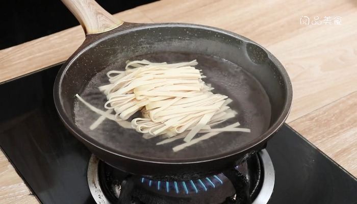 尖椒干豆腐做法步骤：7