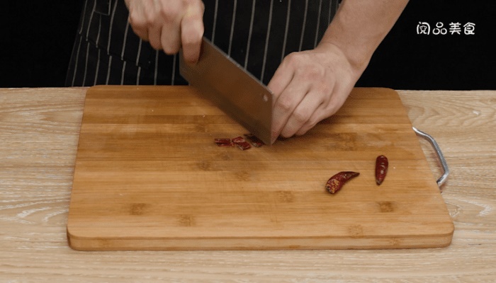 芹菜炒黄豆做法步骤：8